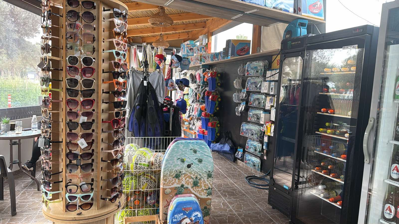 Γυαλιά ηλίου, καπέλα, μάσκες και αξεσουάρ παραλίας
