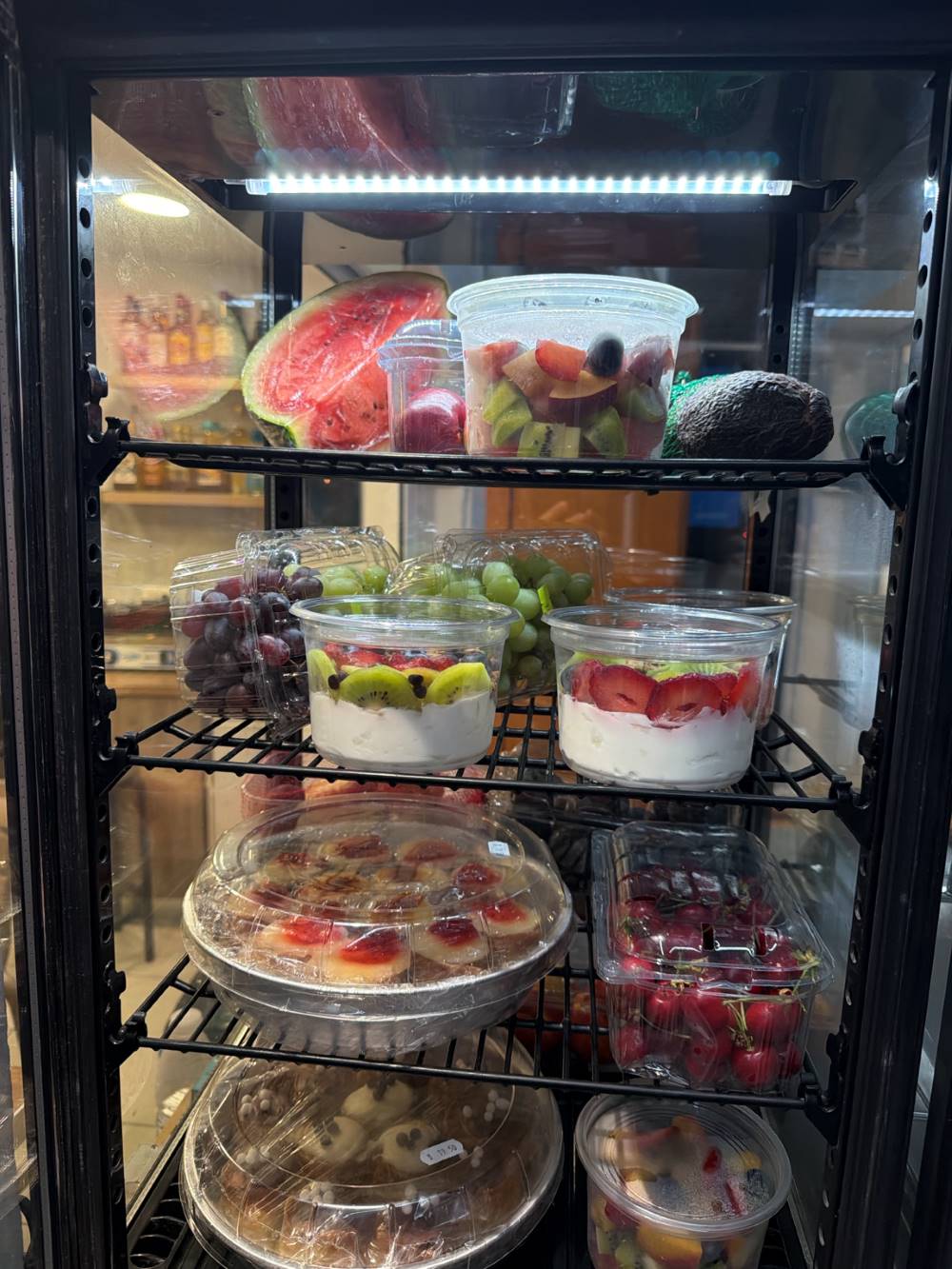Φρέσκα φρούτα και yogurt bowls